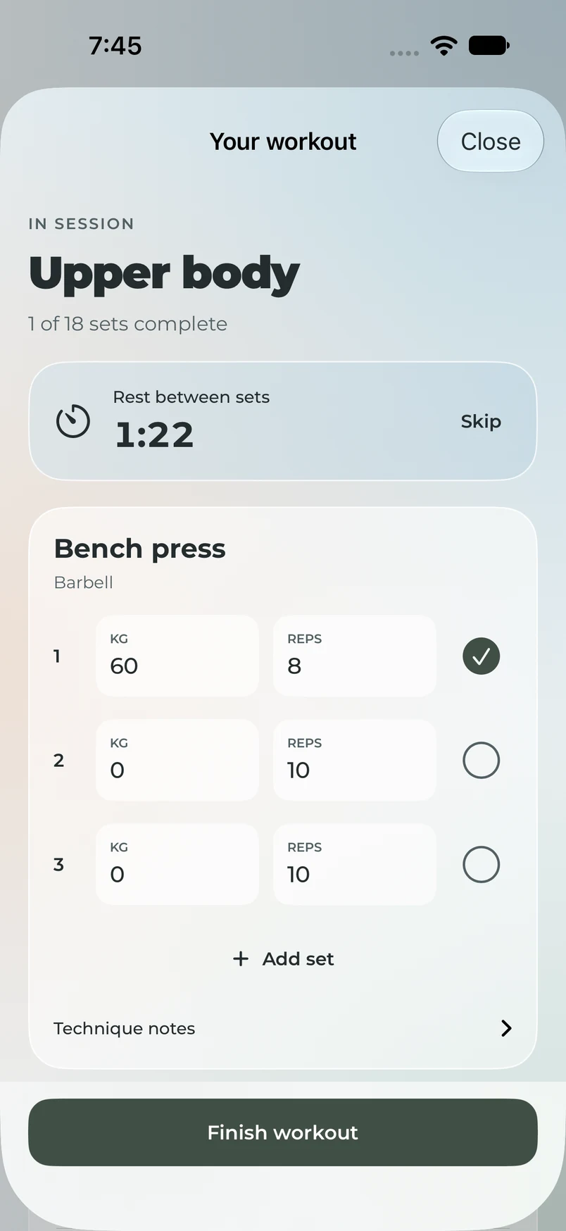 Native workout screen showing a completed bench press set of 60 kilograms for 8 reps and the rest timer.